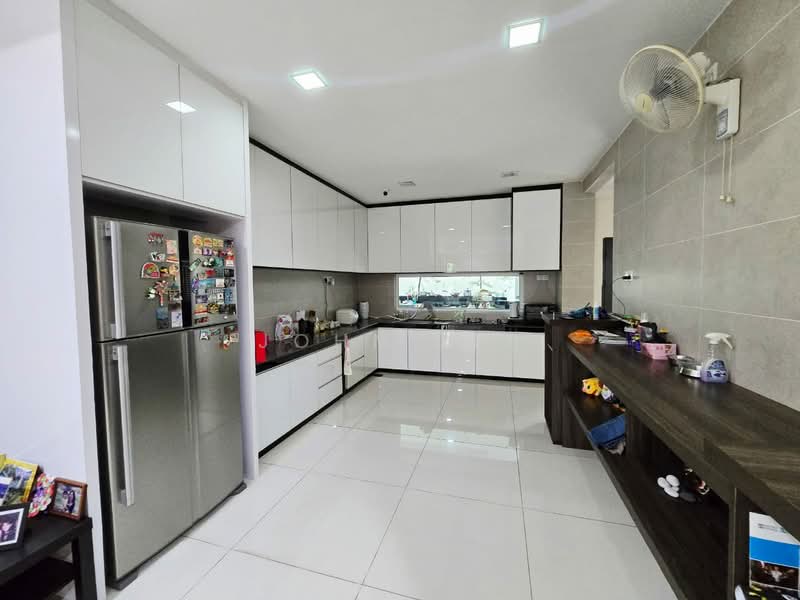 Bungalow for Sale in Bandar Kinrara Seksyen 1 (Bandar Kinrara) - John Lee - Kitchen - PropertyGuru.com.my