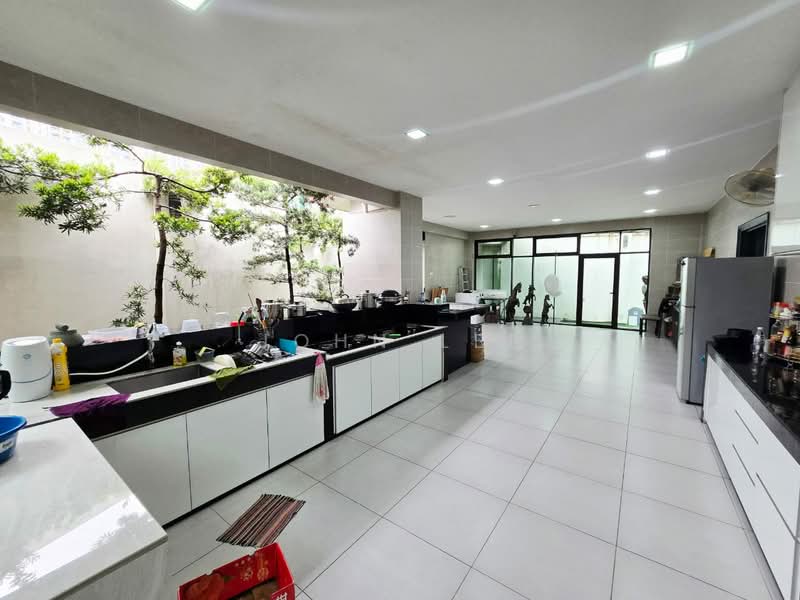 Bungalow for Sale in Bandar Kinrara Seksyen 1 (Bandar Kinrara) - John Lee - Kitchen - PropertyGuru.com.my