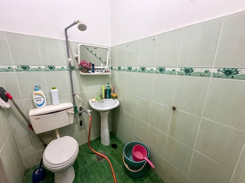 1-storey Terraced House for Sale in Seksyen 18 (Shah Alam) - Mohamad Hanafi - PropertyGuru.com.my