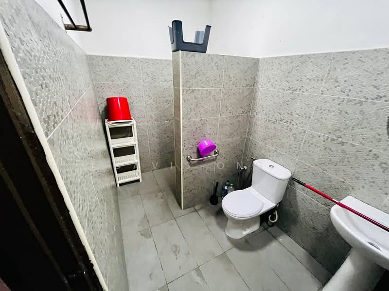 1-storey Terraced House for Sale in Taman Ehsan (Kepong) - Davis Ong - Bathroom - PropertyGuru.com.my