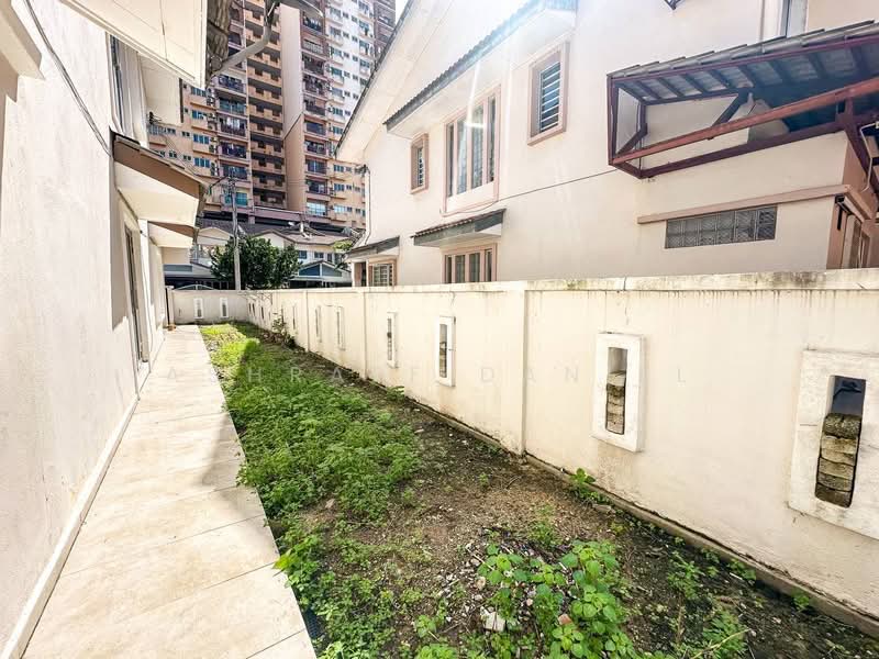 Rumah Teres 2 Tingkat untuk Dijual di Taman Kelana Idaman (Ara Damansara) - Ashraff Daniel - Exterior - PropertyGuru.com.my