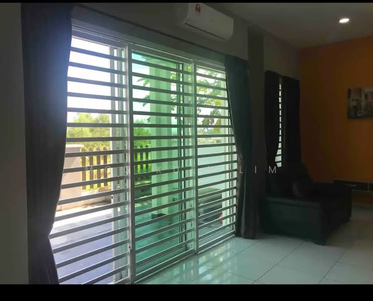 2-storey Terraced House for Sale in Bandar Lahat Mines (Lahat) - Moo Kuen Lim - Living Room - PropertyGuru.com.my