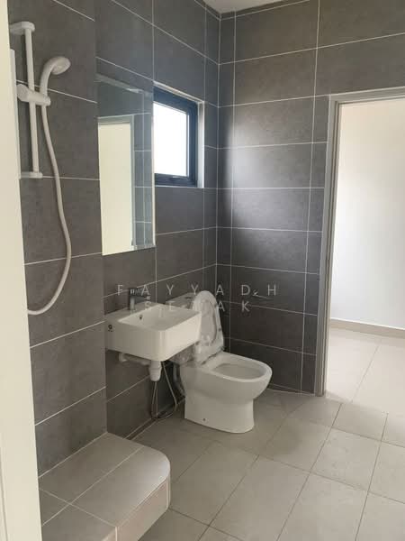 Semi-Detached House for Rent in Cyber 10 (Cyberjaya) - Fayyadh Setak - Bathroom - PropertyGuru.com.my