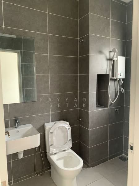 Semi-Detached House for Rent in Cyber 10 (Cyberjaya) - Fayyadh Setak - Bathroom - PropertyGuru.com.my
