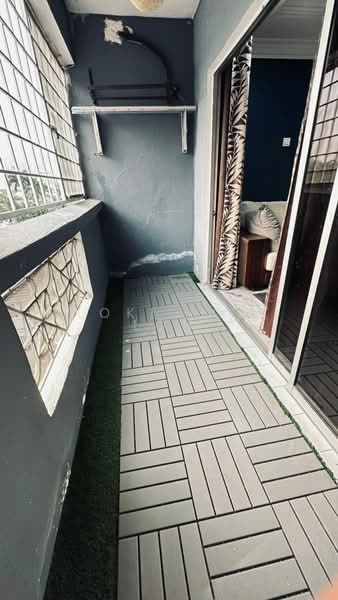 Kondominium untuk Dijual di Pelangi Indah Condominium - Loki Loh Loh - Balcony - PropertyGuru.com.my