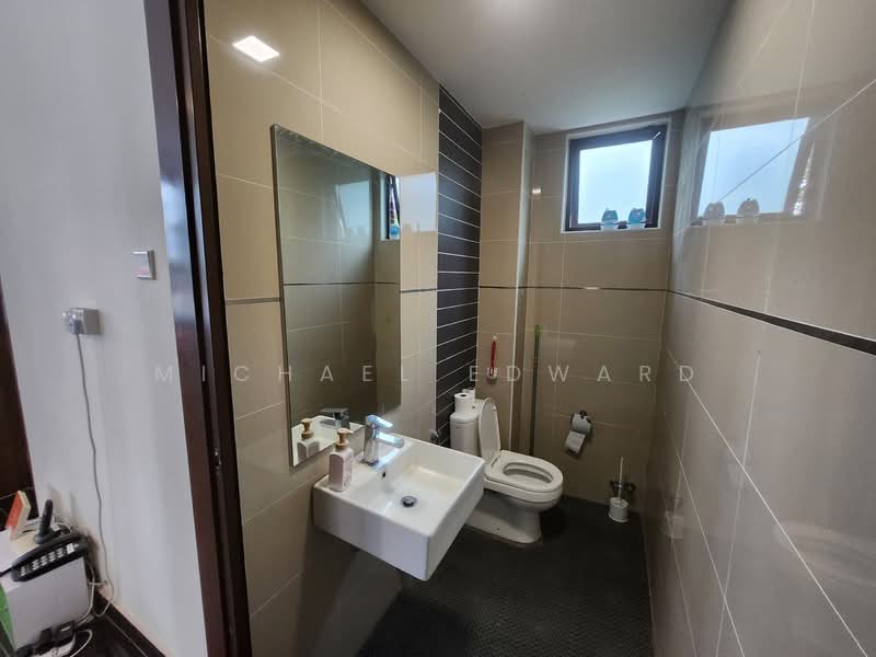 Bungalow for Sale in Perdana Lakeview East (Cyberjaya) - Michael Edward - Bathroom - PropertyGuru.com.my