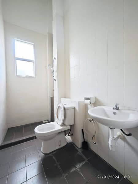 2-storey Terraced House for Sale in Setia Indah 9 (Setia Alam) - Michelle Tan - Bathroom - PropertyGuru.com.my