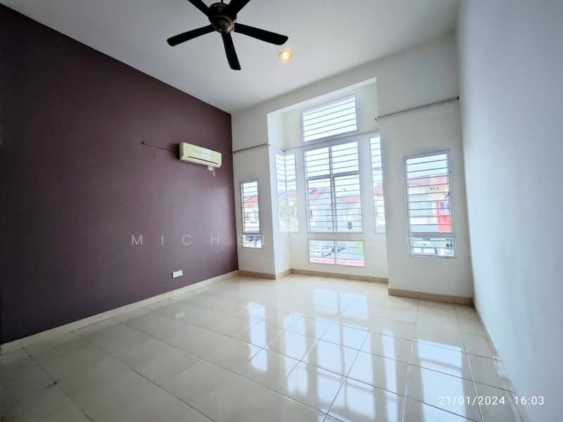 2-storey Terraced House for Sale in Setia Indah 9 (Setia Alam) - Michelle Tan - Living Room - PropertyGuru.com.my