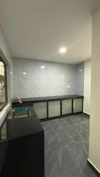 1-storey Terraced House for Sale in Taman Sri Putri (Kulai) - Joan Sin - Kitchen - PropertyGuru.com.my