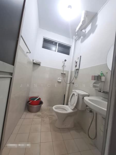 Pangsapuri untuk Disewa di Lake View Suites - Janice Yong - Bathroom - PropertyGuru.com.my