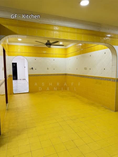 Bungalow for Sale in Shah Alam (Selangor) - Ashraff Daniel - Kitchen - PropertyGuru.com.my
