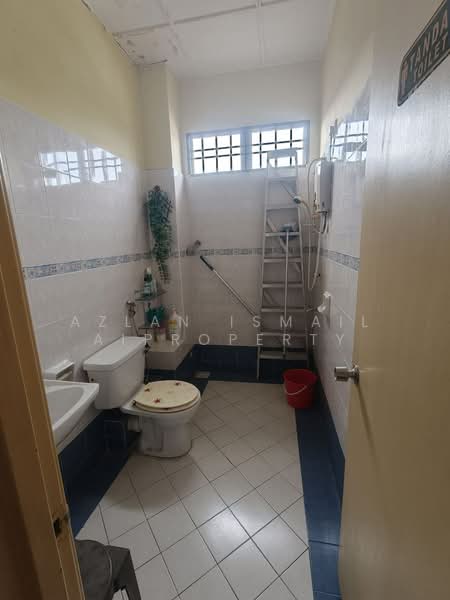 Rumah Teres 2 Tingkat untuk Dijual di Taman Nusa Bestari (Iskandar Puteri (Nusajaya)) - Azlan Ismail aiproperty - Bathroom - PropertyGuru.com.my