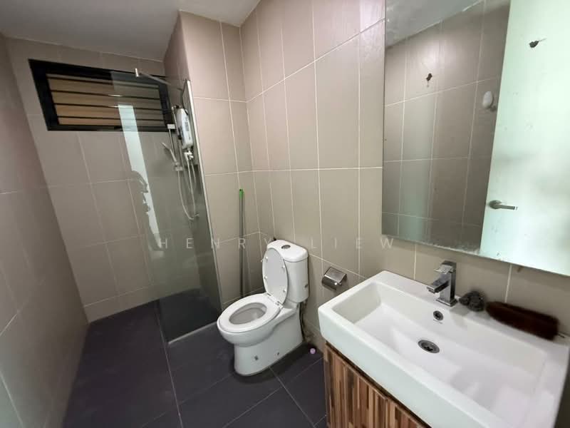Kondominium untuk Dijual di Cristal Serin Residence - Henry Liew - Bathroom - PropertyGuru.com.my