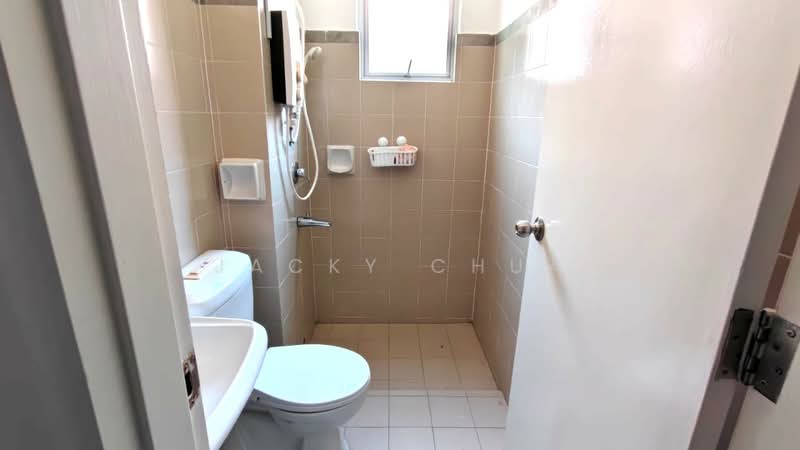 Rumah Bandar untuk Dijual di Leisure Farm (Gelang Patah) - Jacky Chua - Bathroom - PropertyGuru.com.my