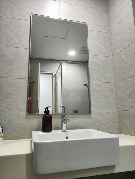 Condominium for Rent at Vivo Residential Suites - Dumpling Tan - Bathroom - PropertyGuru.com.my