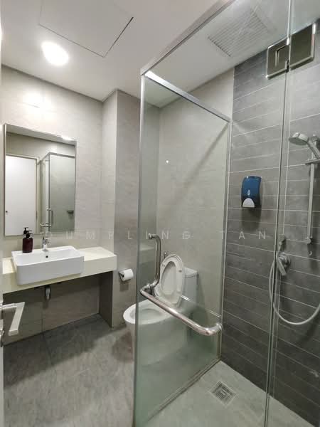 Condominium for Rent at Vivo Residential Suites - Dumpling Tan - Bathroom - PropertyGuru.com.my