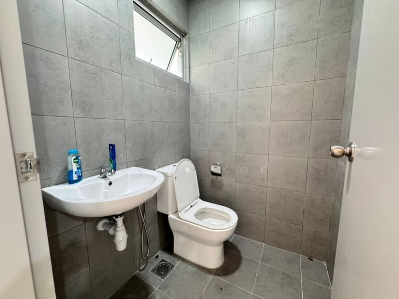 Rumah Teres 2 Tingkat untuk Disewa di Bandar Gamuda Gardens (Rawang) - Kelly Kok - Bathroom - PropertyGuru.com.my