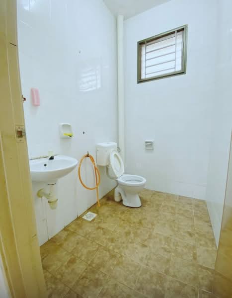 1-storey Terraced House for Sale in Taman JP Perdana (Johor Bahru) - Carson . - Bathroom - PropertyGuru.com.my