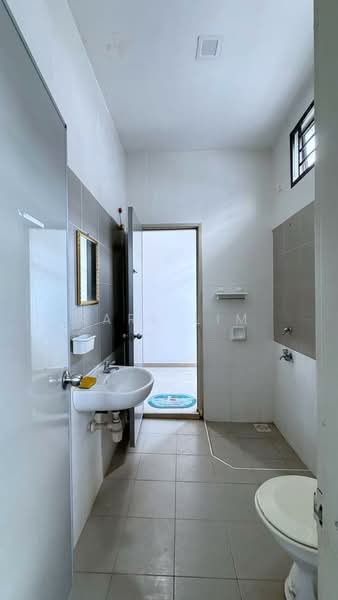 2-storey Terraced House for Sale in Nusa Sentral (Iskandar Puteri (Nusajaya)) - Karl Lim - Bathroom - PropertyGuru.com.my