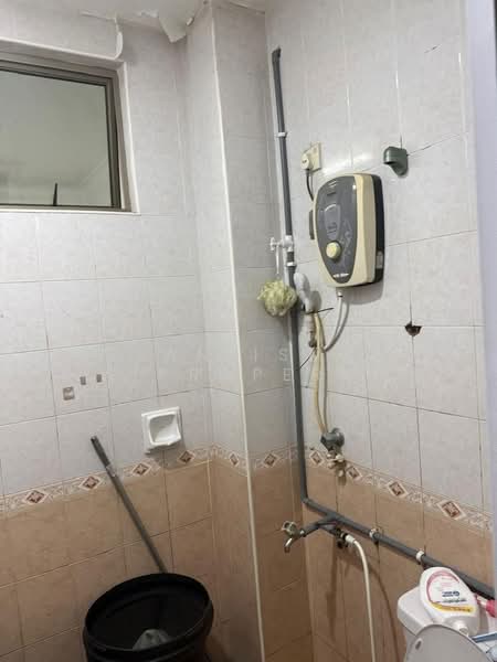 Rumah Berkembar untuk Dijual di Taman Impian Emas (Skudai) - Azlan Ismail aiproperty - Bathroom - PropertyGuru.com.my