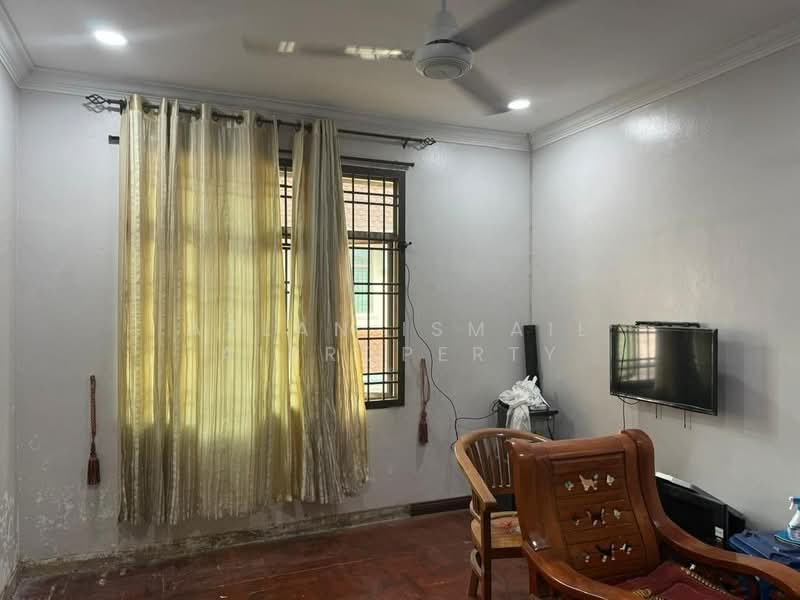 Rumah Berkembar untuk Dijual di Taman Impian Emas (Skudai) - Azlan Ismail aiproperty - Living Room - PropertyGuru.com.my