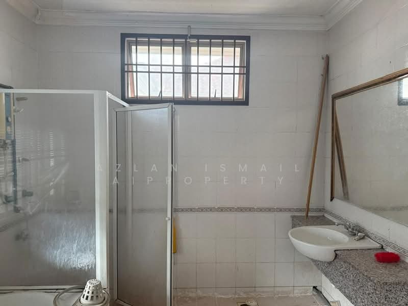 Rumah Berkembar untuk Dijual di Taman Impian Emas (Skudai) - Azlan Ismail aiproperty - Bathroom - PropertyGuru.com.my
