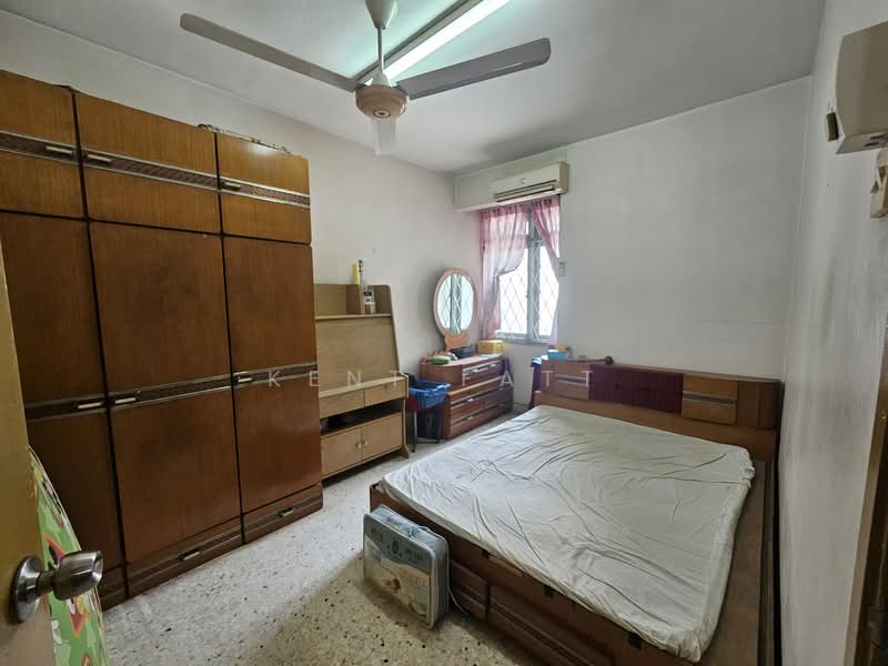 Apartment for Sale at Sri Subang Apartment - Kent Fatt - Bedroom - PropertyGuru.com.my