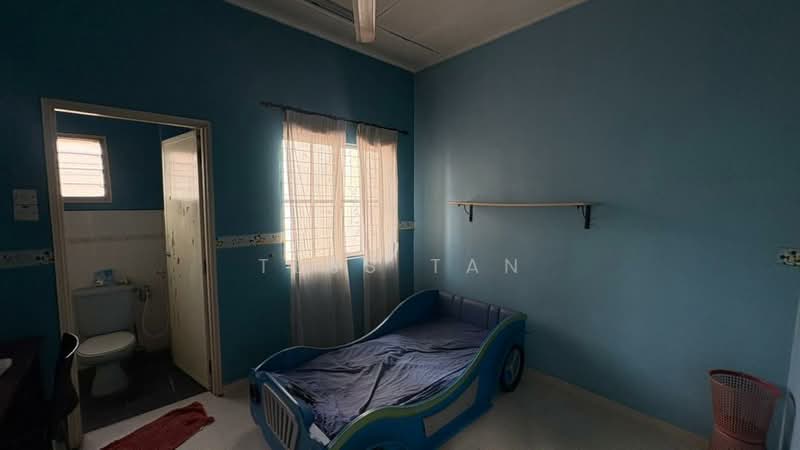 2-storey Terraced House for Sale in Bandar Sri Damansara (Selangor) - Tess Tan - Bedroom - PropertyGuru.com.my