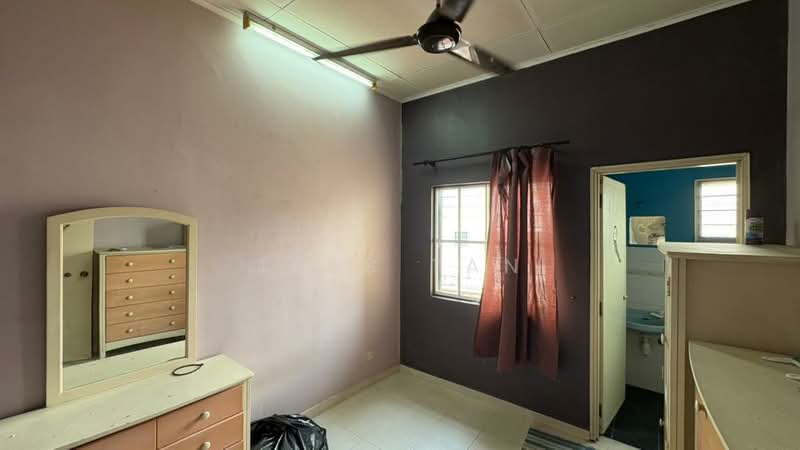 2-storey Terraced House for Sale in Bandar Sri Damansara (Selangor) - Tess Tan - Bedroom - PropertyGuru.com.my