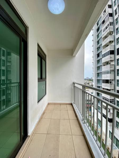 Servis Apartment untuk Disewa di The Garden Residences - YC Fung - Balcony - PropertyGuru.com.my