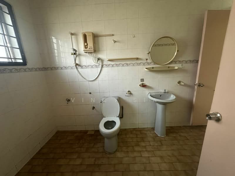 Rumah Teres 2 Tingkat untuk Dijual di Taman Maju Jaya (Johor Bahru) - Vincy Sia - Bathroom - PropertyGuru.com.my