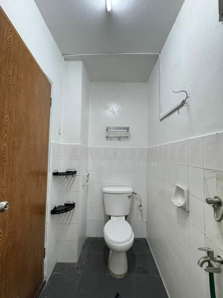 2-storey Terraced House for Sale in Taman Puteri Wangsa (Ulu Tiram) - Joan Sin - Bathroom - PropertyGuru.com.my