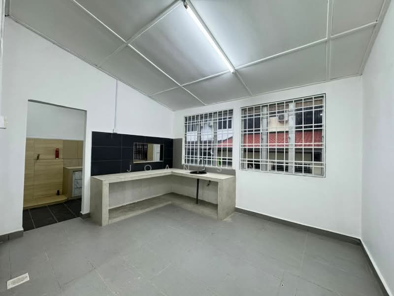 2-storey Terraced House for Sale in Taman Puteri Wangsa (Ulu Tiram) - Joan Sin - Kitchen - PropertyGuru.com.my