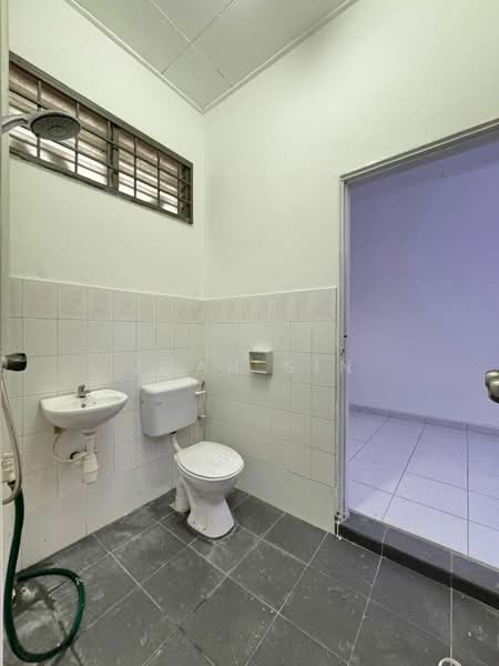 2-storey Terraced House for Sale in Taman Puteri Wangsa (Ulu Tiram) - Joan Sin - Bathroom - PropertyGuru.com.my