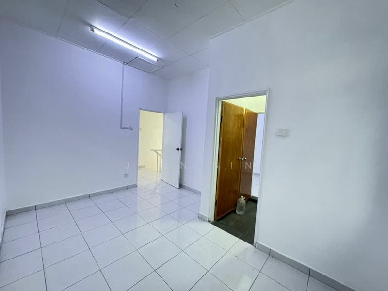 2-storey Terraced House for Sale in Taman Puteri Wangsa (Ulu Tiram) - Joan Sin - Interior - PropertyGuru.com.my