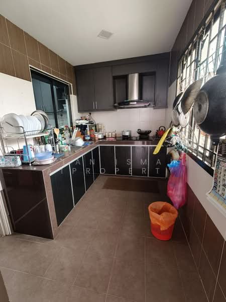 Semi-Detached House for Sale in Taman Setia Indah (Tebrau) - Azlan Ismail aiproperty - Kitchen - PropertyGuru.com.my