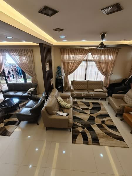 Semi-Detached House for Sale in Taman Setia Indah (Tebrau) - Azlan Ismail aiproperty - Living Room - PropertyGuru.com.my