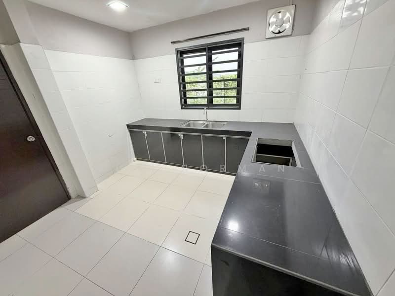 Rumah Teres 2 Tingkat untuk Dijual di Taman Damansara Aliff (Tampoi) - Sufi Norman - Kitchen - PropertyGuru.com.my