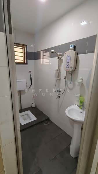 2-storey Terraced House for Sale in Permas Jaya (Johor) - Shereen Wong - Bathroom - PropertyGuru.com.my