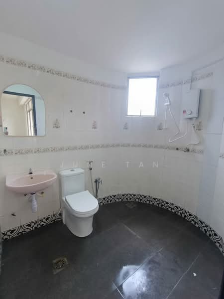 Kondominium untuk Disewa di Venice Hill - June Tan - Bathroom - PropertyGuru.com.my