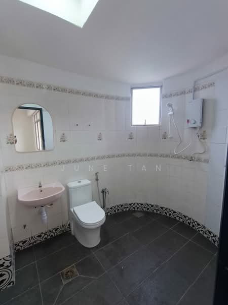 Condominium for Rent at Venice Hill - June Tan - Bathroom - PropertyGuru.com.my
