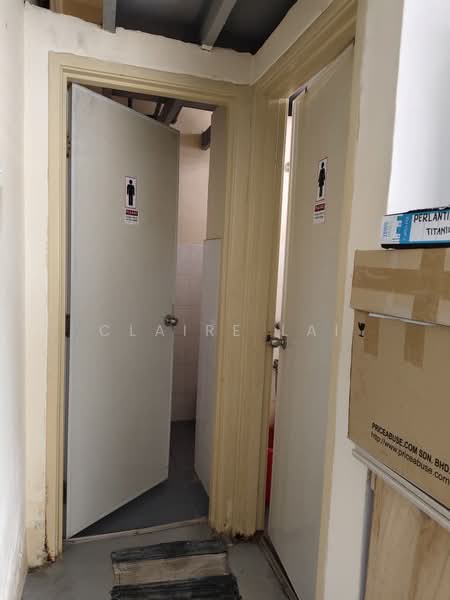 Shop for Rent in Taman Molek (Johor Bahru) - Claire Lai - Bathroom - PropertyGuru.com.my