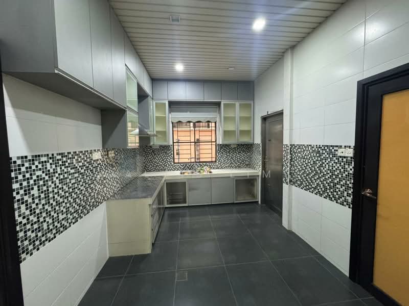 Rumah Berkembar untuk Dijual di Sungai Long (Bandar Sungai Long) - Alvis Lim - Kitchen - PropertyGuru.com.my