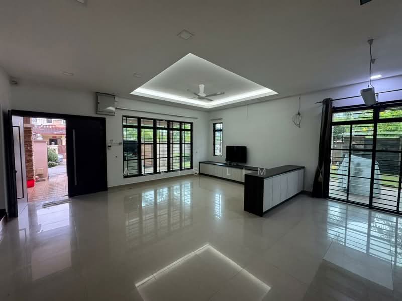Rumah Berkembar untuk Dijual di Sungai Long (Bandar Sungai Long) - Alvis Lim - Living Room - PropertyGuru.com.my
