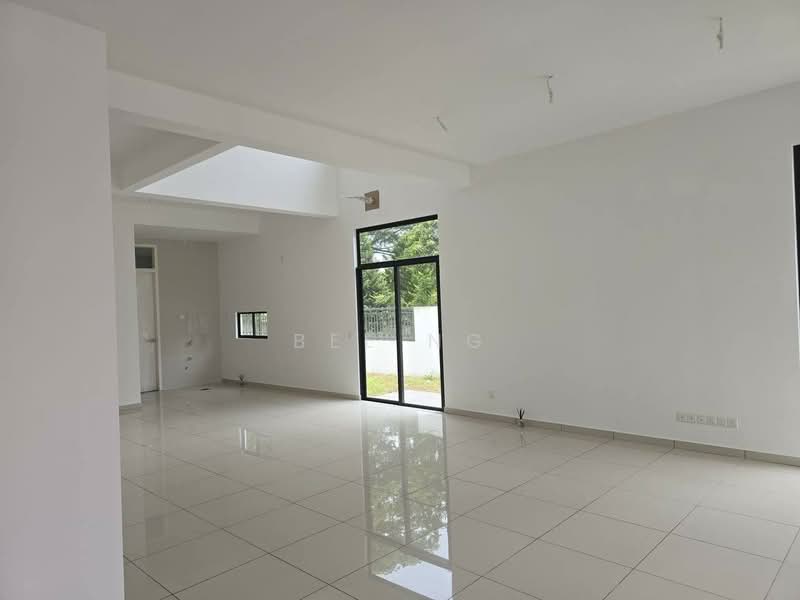 Semi-Detached House for Sale in Gelang Patah (Johor) - Bee Ng - Living Room - PropertyGuru.com.my