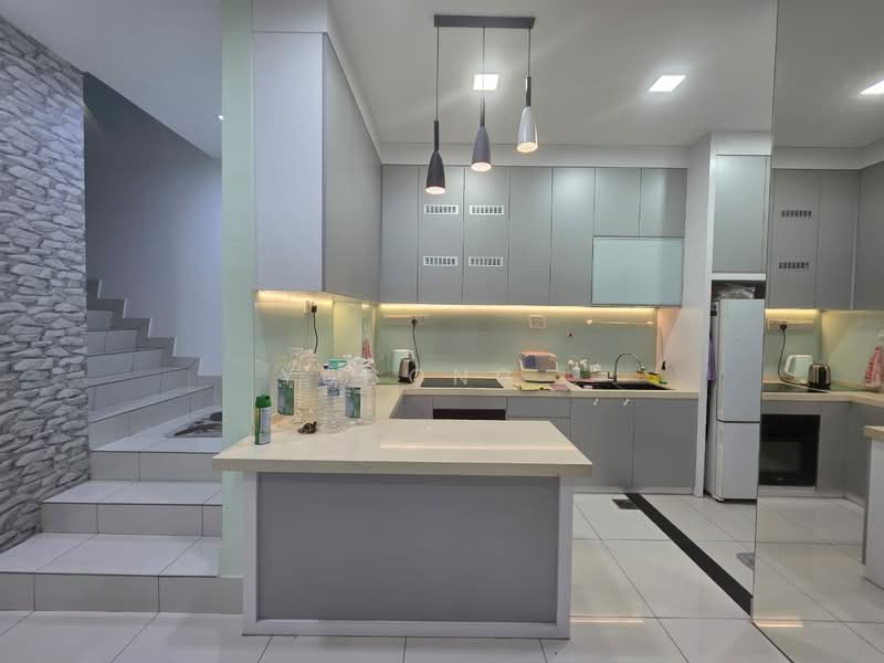 Rumah Teres 2 Tingkat untuk Dijual di Setia Tropika (Johor Bahru) - Yucong . - Kitchen - PropertyGuru.com.my