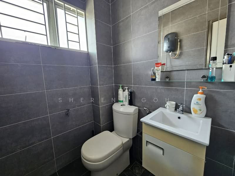 2-storey Terraced House for Sale in Taman Lestari Putra (Seri Kembangan) - Sherene Goh - Bathroom - PropertyGuru.com.my