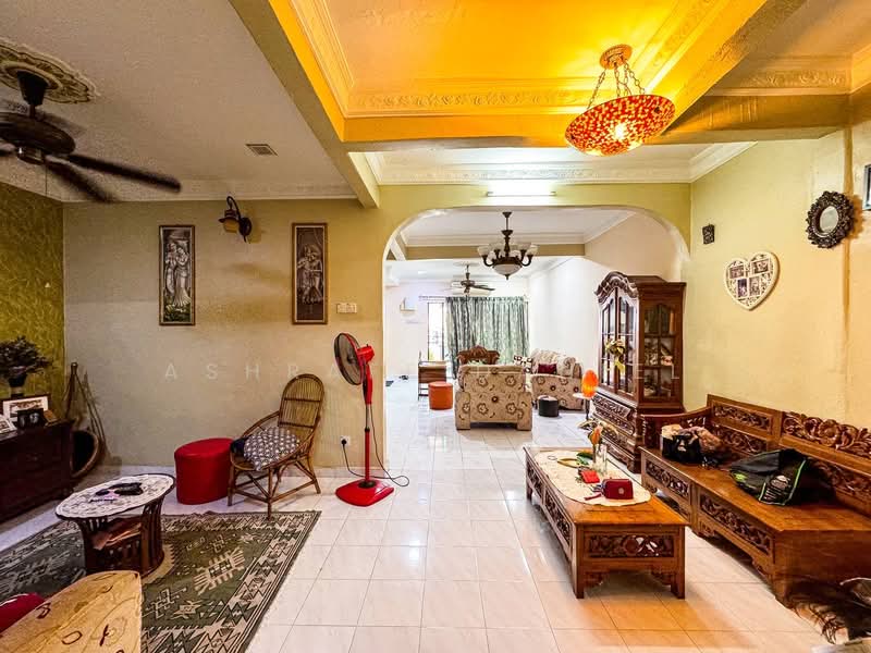 2-storey Terraced House for Sale in Rawang Perdana 1 (Rawang) - Ashraff Daniel - Living Room - PropertyGuru.com.my