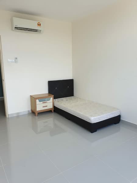 Service Residence for Sale at Emerald Avenue - Kemp Lee - Bedroom - PropertyGuru.com.my