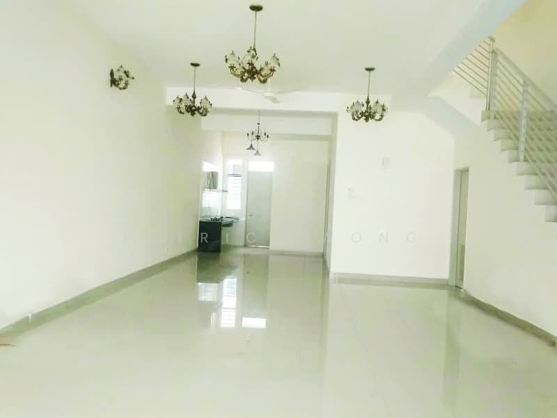Rumah Teres 2 Tingkat untuk Dijual di Lakeside Residences (Puchong) - Patrick Wong - Living Room - PropertyGuru.com.my